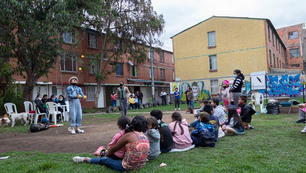 Grupos y asociaciones comunitarias
